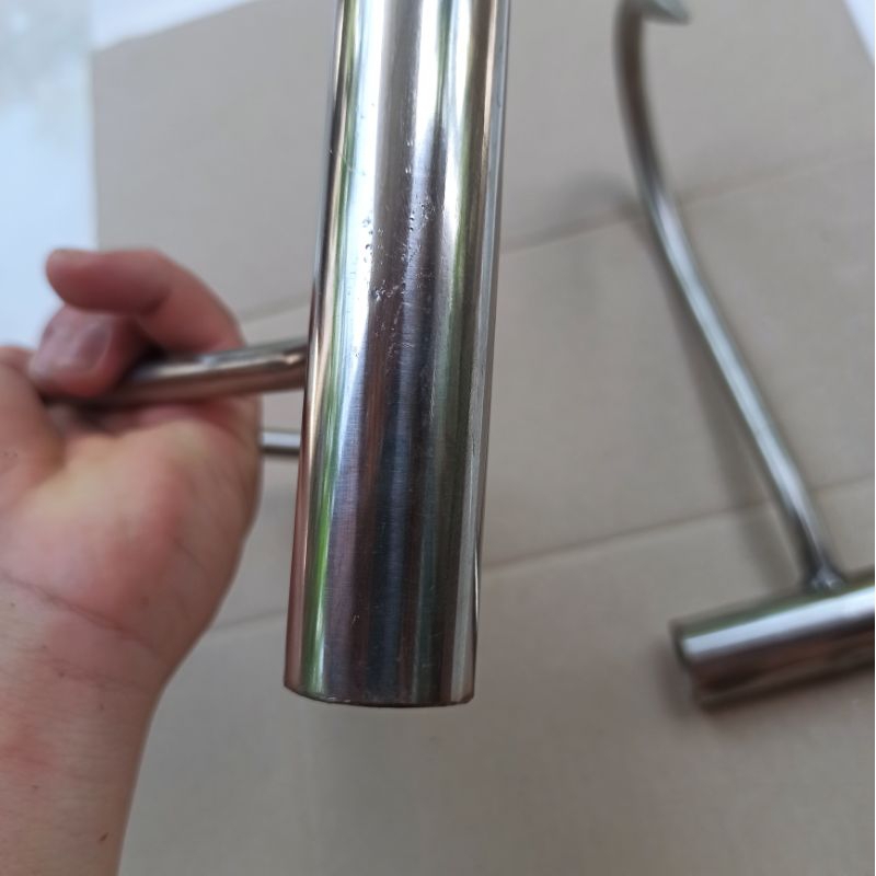Cây móc nước đá inox  dài 25 cm cán inox