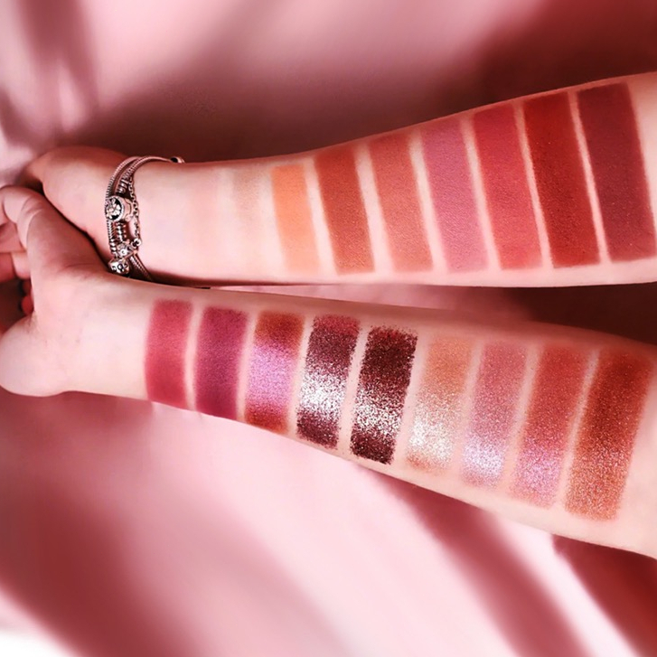 Bảng phấn mắt PRETTY CO GAI 18 màu lì và ánh nũ mịn mịn có tặng cọ trang điểm 25g