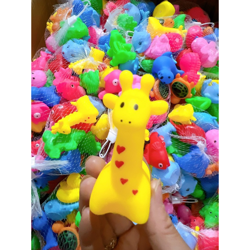 Túi 10 thú bơi thả bồn tắm gắn còi cho bé