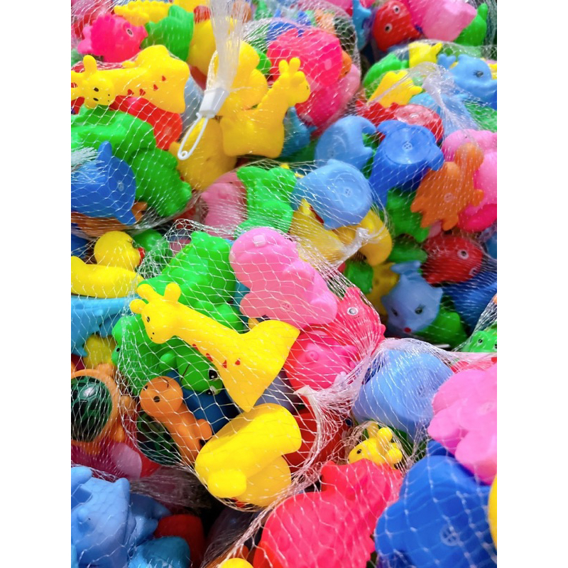 Túi 10 thú bơi thả bồn tắm gắn còi cho bé