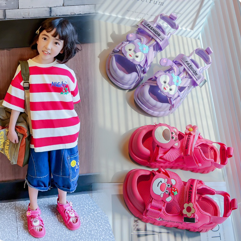 Sandal gấu dâu cho bé gái từ 3 đến 12 tuổi siêu kute chất liệu cao su mềm hàng cao cấp bảo vệ mũi chân
