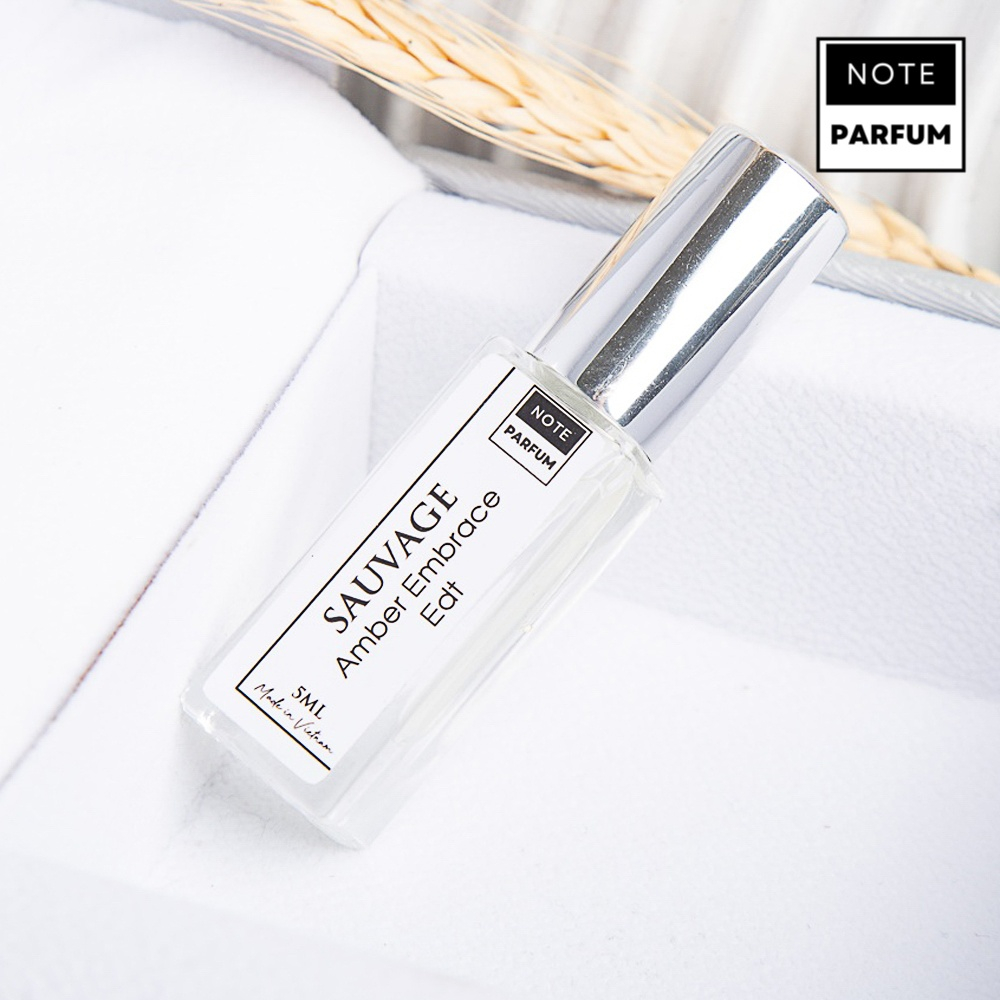 Nước hoa nam SAUSAGE - AMBER EMBRACE mang lại phong cách ấm áp, lịch sự, gợi cảm thương hiệu Noteparfum dung tích 5ml