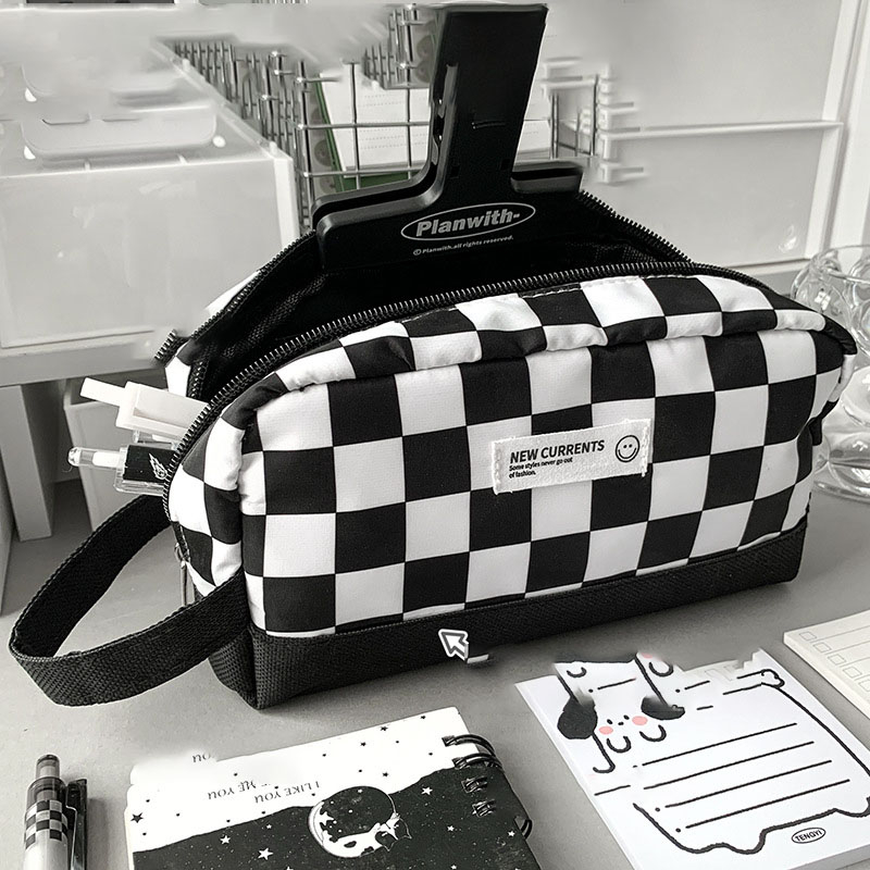 Hộp Bút Họa Tiết Caro Siêu To Hot Trend Siêu Xinh, Bóp Viết Đa Năng Độc Lạ, Túi Đựng Bút QUTI HBV23