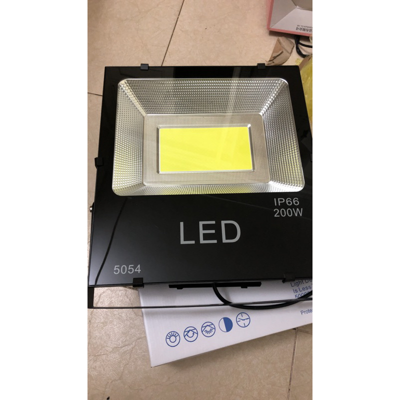 ĐÈN PHA LED 200W và 150W CAO CẤP NGOÀI TRỜI IP66