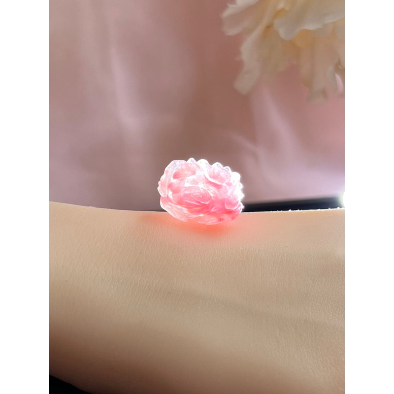Cham đá tường vi chạm hoa mẫu đơn