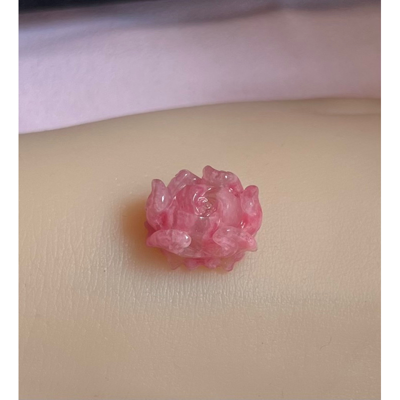 Cham vòng tay đá tường vi chạm hoa mẫu đơn