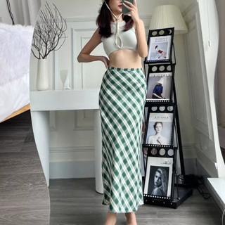 Chân váy kẻ caro xanh dáng dài