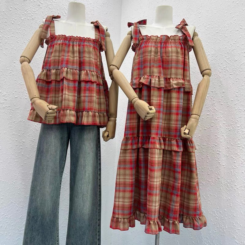 (Ảnh thật/Sẵn):Váy 2 dây nơ vai hoa cúc vàng đũi mềm xinh xắn - Đầm 2 dây hoa cúc vàng dáng xoè tầng