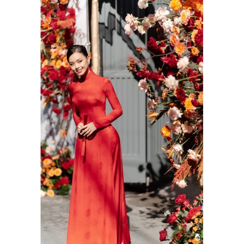 Sale_Áo cô dâu 2 tà màu đỏ hoạ tiết chữ hỷ_ vải gấm tơ mỏng mềm tà rộng_ có bigsize