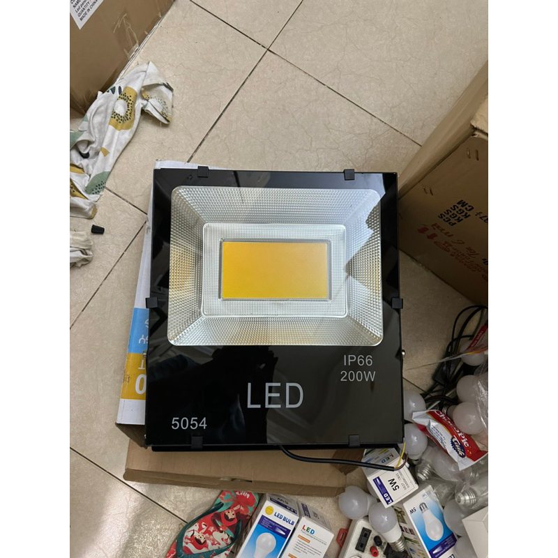 ĐÈN PHA LED 200W và 150W CAO CẤP NGOÀI TRỜI IP66