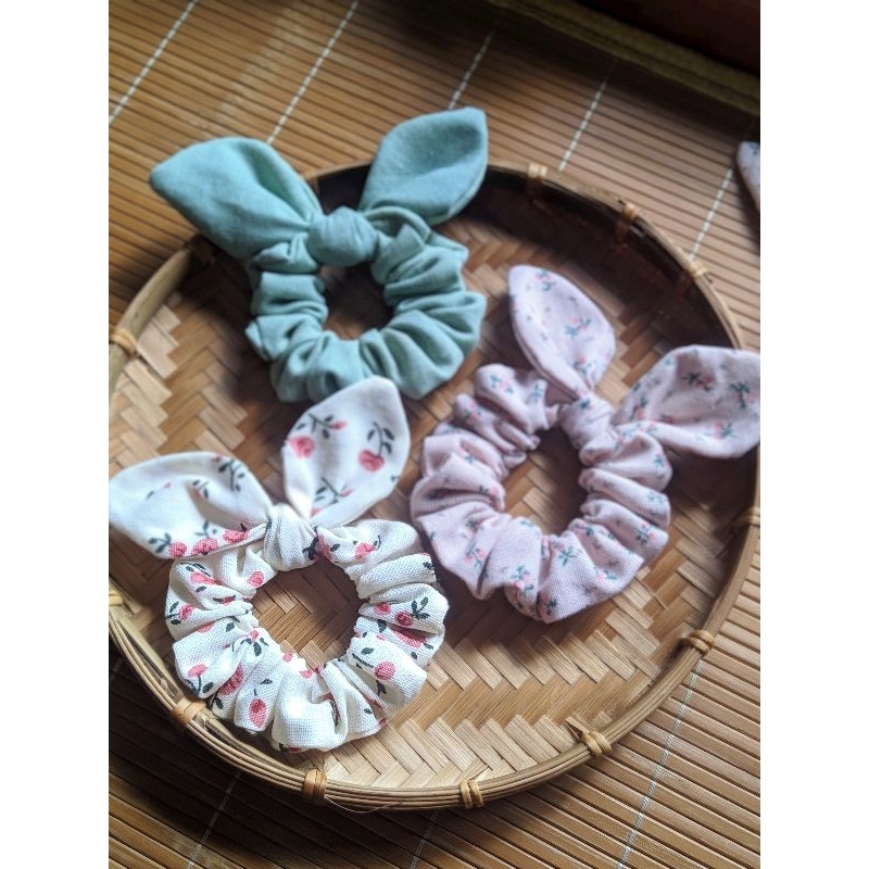 Scrunchies tai thỏ vải linen hoa nhí
