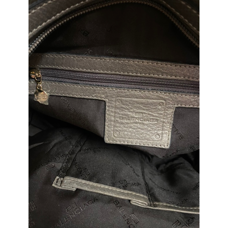 • Túi balenciaga. Vui lòng đọc kỹ mô tả•