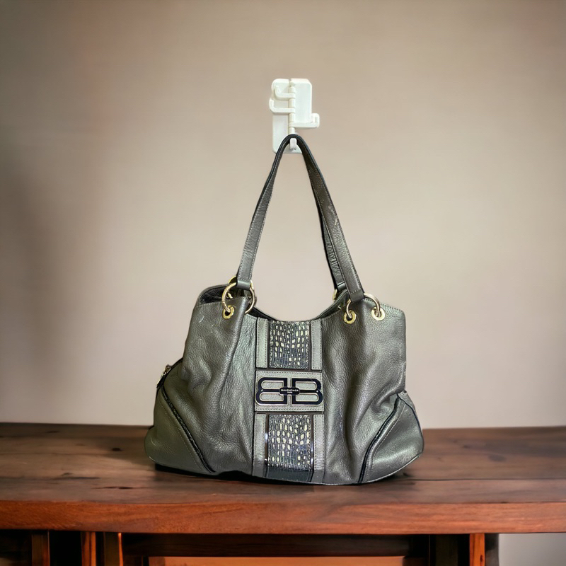 • Túi balenciaga. Vui lòng đọc kỹ mô tả•