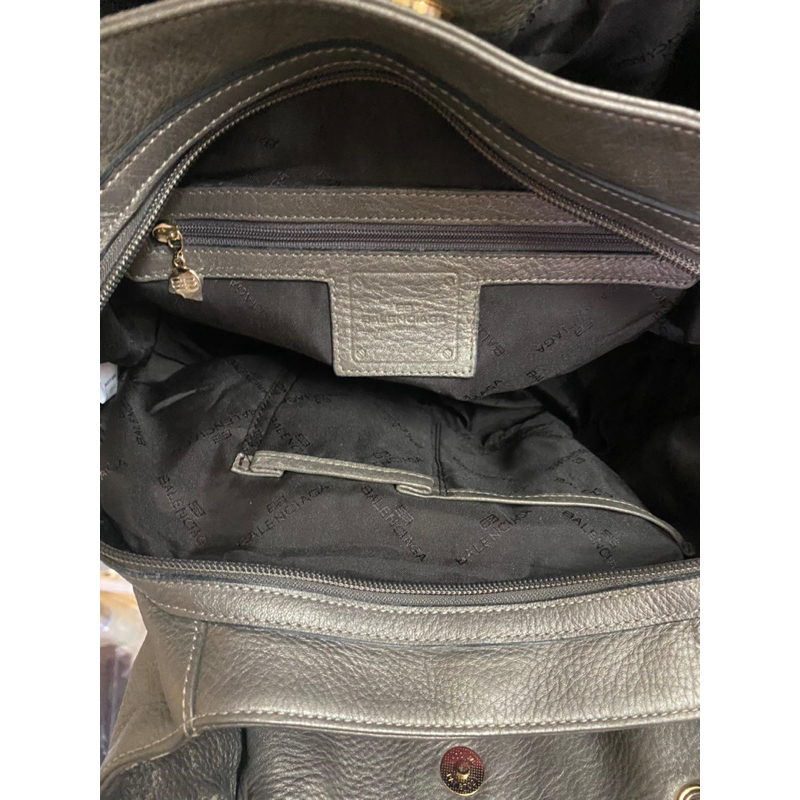 • Túi balenciaga. Vui lòng đọc kỹ mô tả•