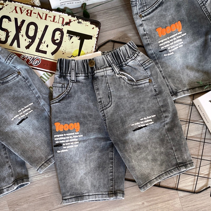 Quần Jeans Lửng Cho Bé Trai Màu Xám Co Giãn Mạnh In Chữ 2 Bên từ 23-39KG