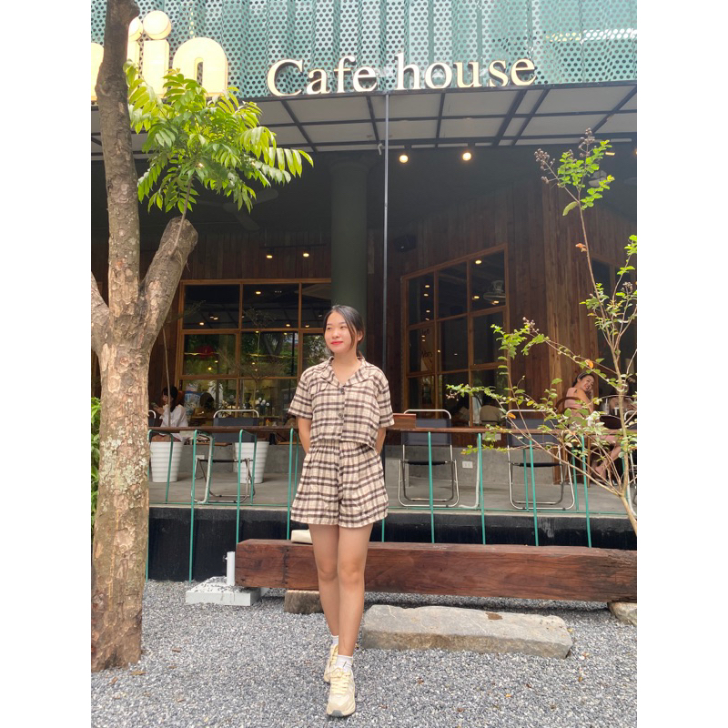 Set áo croptop kẻ nâu