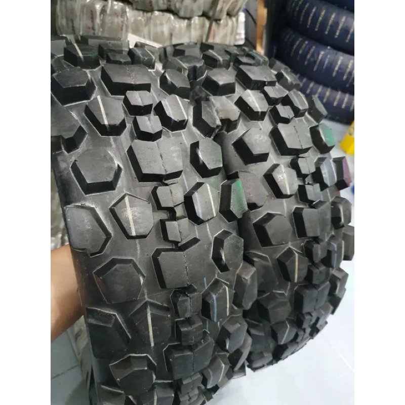 Vỏ Lốp gai to. địa hình. new 100% .dành cho xe điện. xe tay ga. moto mini....hoặc về trưng bày quán.140/70-13. new 100%.