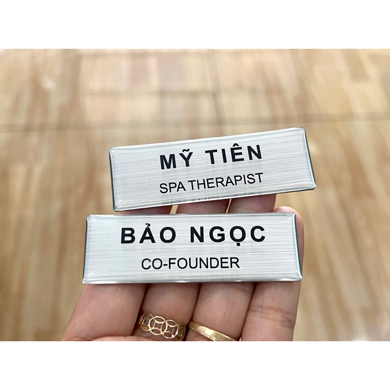 Bảng Tên Nhân Viên Không LOGO , Bảng Tên Đeo Áo