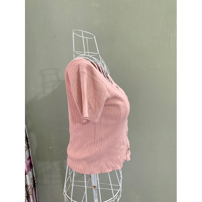 Áo croptop mongtoghi màu Hồng xinh