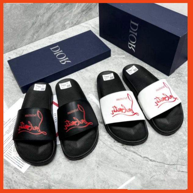 Dép Louboutin quai da trắng đen thêu chữ đỏ đế cao su êm chân hot 2023.