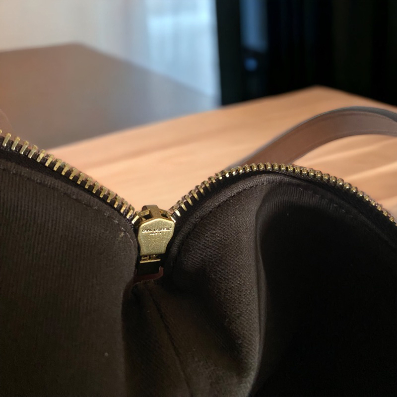 •Túi đeo vai to Y.S.L Monogram Sac Homme Bag-  da dập logo bao auth • Vui lòng tham khảo mô tả kỹ ạ•