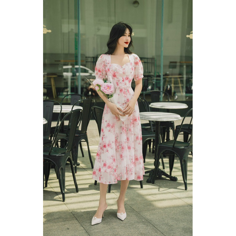 Váy hoa thêu có tay Tani dress