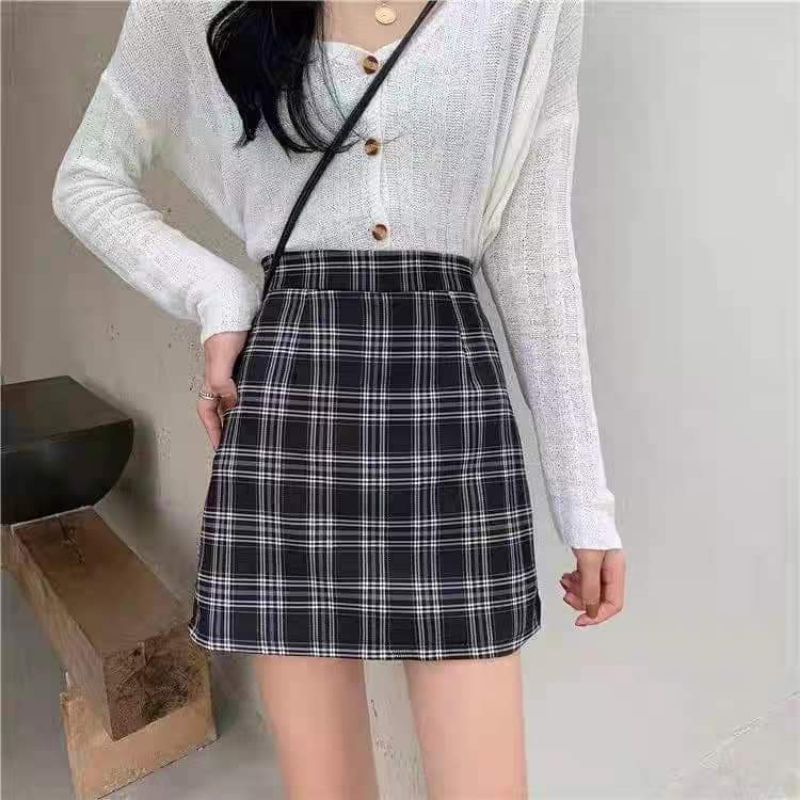Chân váy kẻ sọc