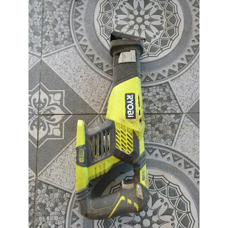 Xác cưa kiếm ryobi 18v RRS1801  hư motor