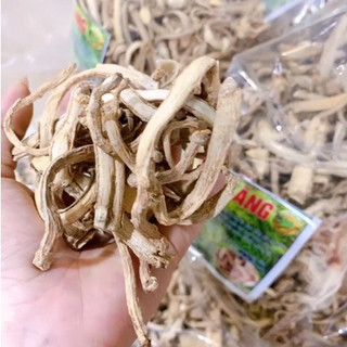 Rễ đinh lăng nếp khô thái lát ngâm ruou, pha trà rất thơm, ngon, tốt cho sức khỏe