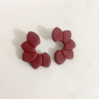 Cánh hoa - khuyên tai đất sét Polymer handmade