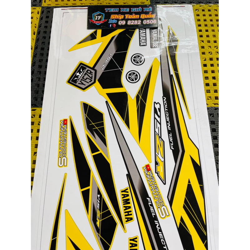 TEM XE EXCITER 150 Y15zr VÀNG ĐEN