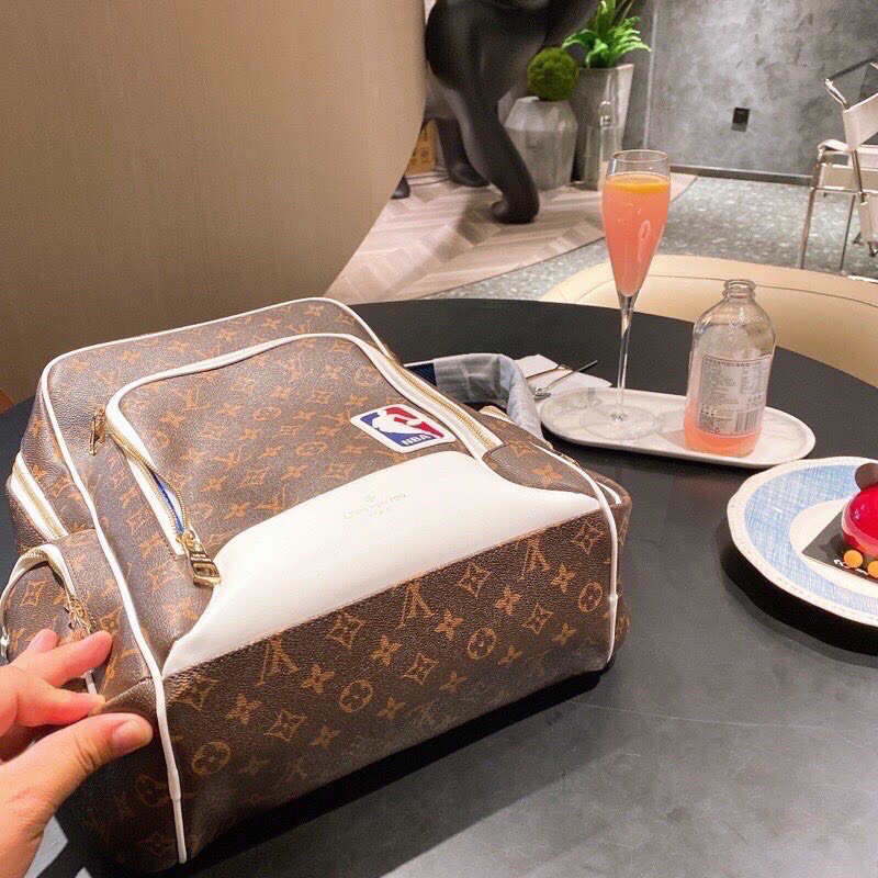 ⚡Hàng cao cấp⚡️!! Balo LV X NBA Backpack Monogram Nâu - Balo Sơn Tùng Loại 1 Full Túi Tag - Hàng Hot 2023