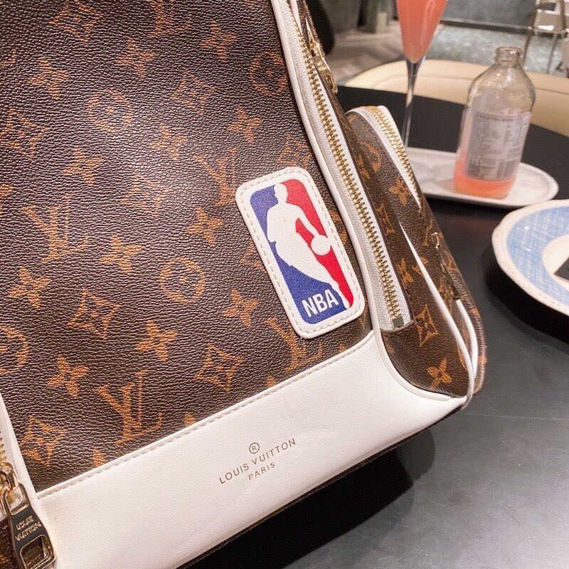 ⚡Hàng cao cấp⚡️!! Balo LV X NBA Backpack Monogram Nâu - Balo Sơn Tùng Loại 1 Full Túi Tag - Hàng Hot 2023
