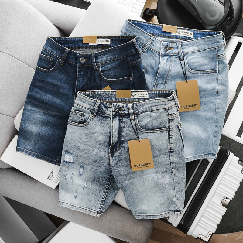 Chất liệu Denim dày dặn,Phong cách bụi bặm năng động.Kiểu dáng ngang gối,from slim lên dáng rất đẹp
