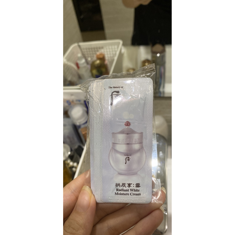 [Siêu Rẻ ] 1 Gói Kem Kem Dưỡng Trắng Da Whoo Gongjinhyang Seol Radiant White Moisture Cream 3.400.000 Vnd