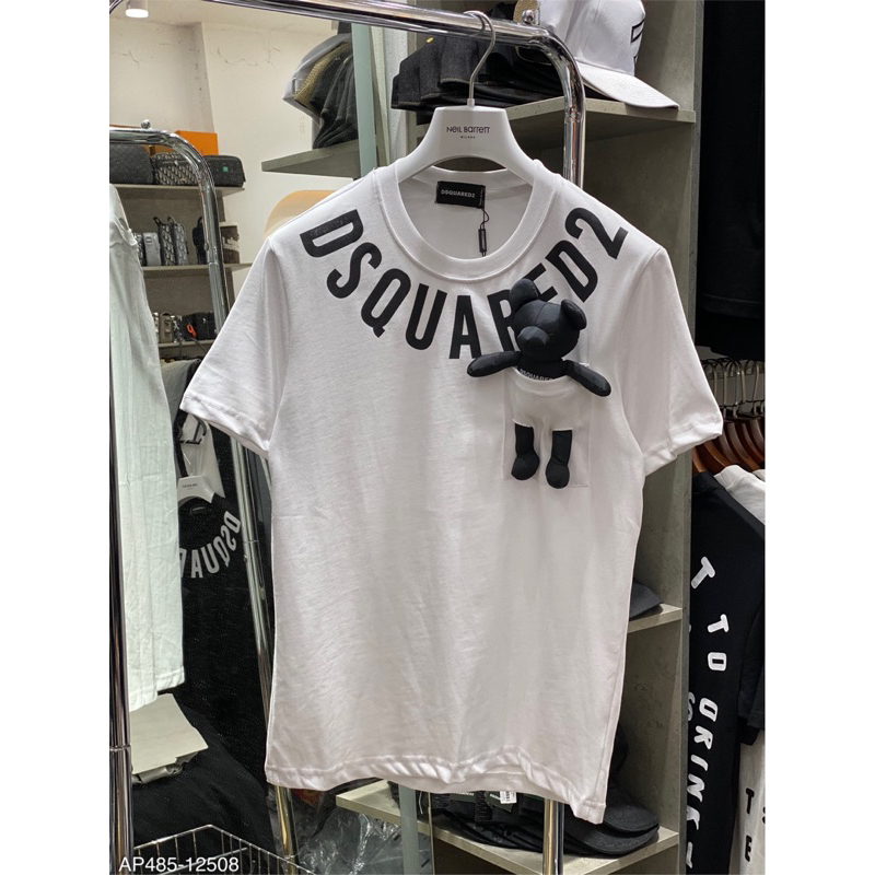 Áo phông hoạ tiết logo ở cổ mix gấu cực chất 2023