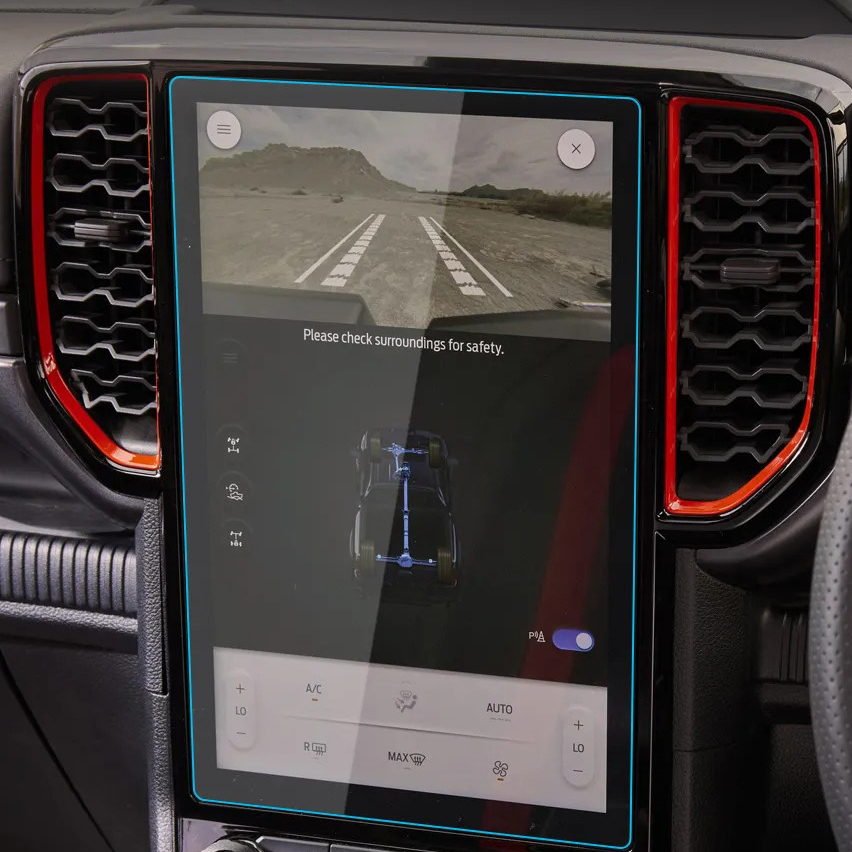 Miếng dán màn hình Ford Everest 2022 đến 2023 Phiên bản Ambiente chống xước va đập hiệu quả độ trong suốt cao