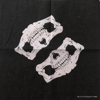 Khăn bandana đầu lâu.