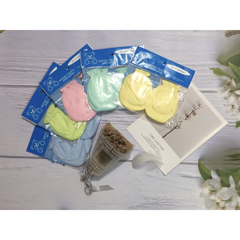 Set gồm 1 đôi bao tay + 1 đôi bao chân cho bé yêu