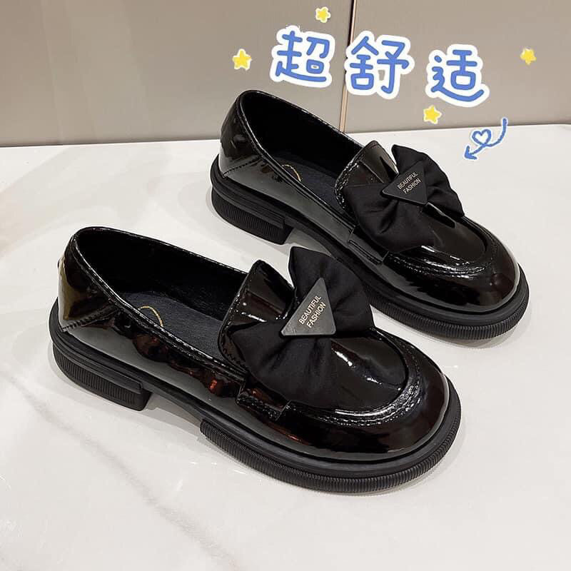 Giày đốc mũi tròn nơ vải khuy tam giác đế tim - 2P