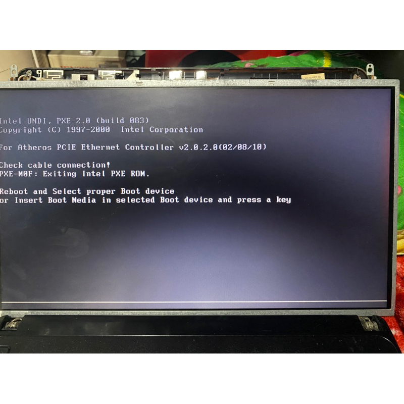 Màn 15.6 loại dầy 40pin sọc với ám dỏ màn như hình dùng test máy