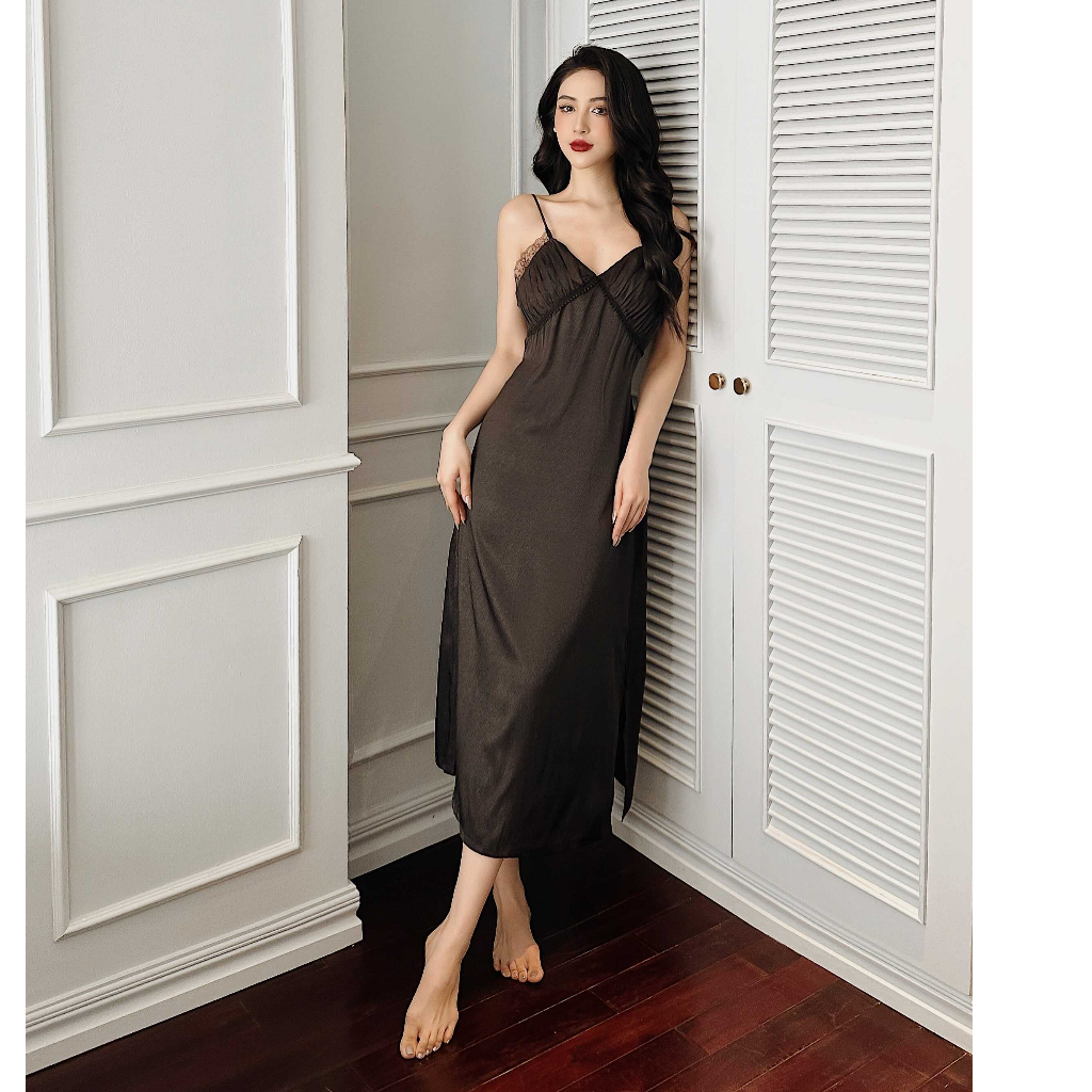 Váy lụa xẻ ngực kẹp ren Rennes thiết kế, đầm ngủ ren cách điệu quyến rũ, sang chảnh - RVD006