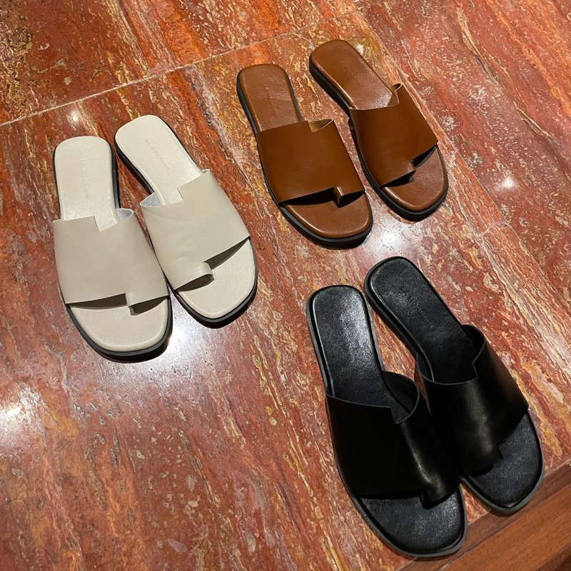 Lamode Classi mẫu mới 2023 Xuân Hè dép đế bằng thấp xỏ ngón hở mũi