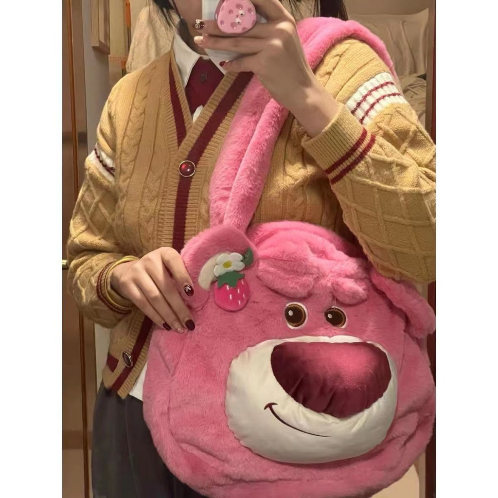 Túi Đeo Vai Gấu Hồng Lotso Tai Dâu Siêu Dễ Thương , Siêu Cute, Lông Siêu Mịn Màu Hồng Pinkly