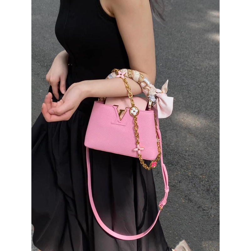 Túi LV Capucines mini chất liệu da bò kích thước 21cm cá tính