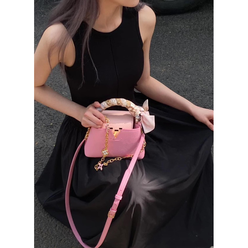 Túi LV Capucines mini chất liệu da bò kích thước 21cm cá tính