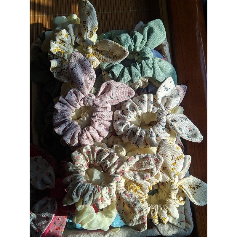 Scrunchies tai thỏ vải linen hoa nhí