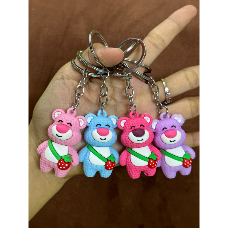 MÓC KHOÁ Nhựa Dẻo Hình GẤU DÂU LOTSO Cute-Treo Cặp-Treo BaLo Xinh Xắn