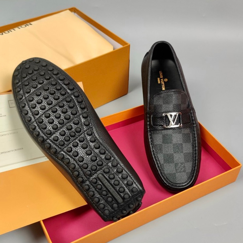 Giày lười nam L.V hoạ tiết caro trẻ trung,khuy trắng nổi bật, da bò thật, có video quay tại shop