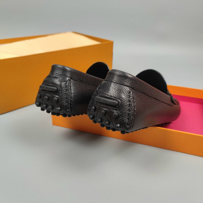 Giày lười nam L.V hoạ tiết caro trẻ trung,khuy trắng nổi bật, da bò thật, có video quay tại shop